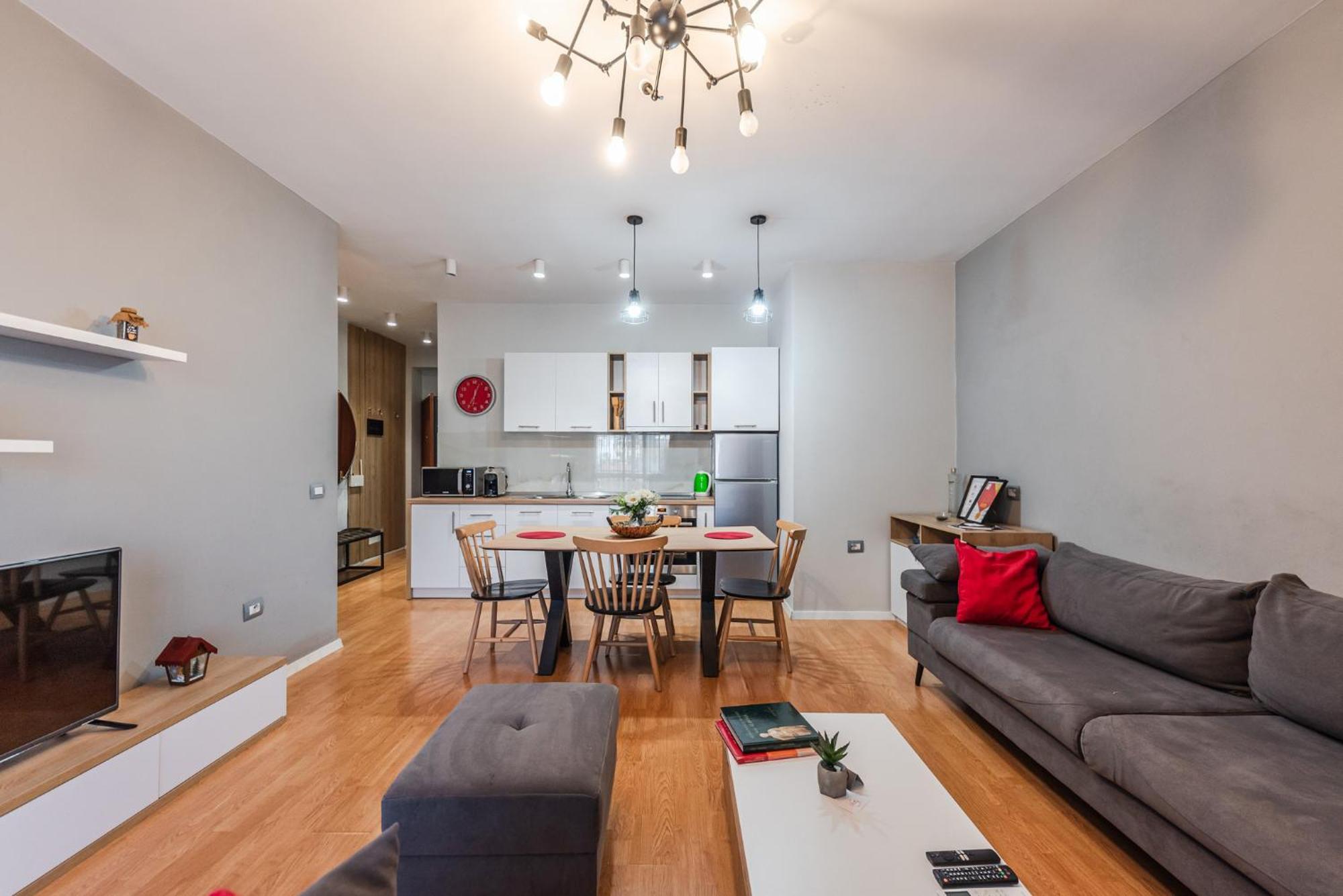 Bright And Spacious - New Boulevard View Apartament Tirana